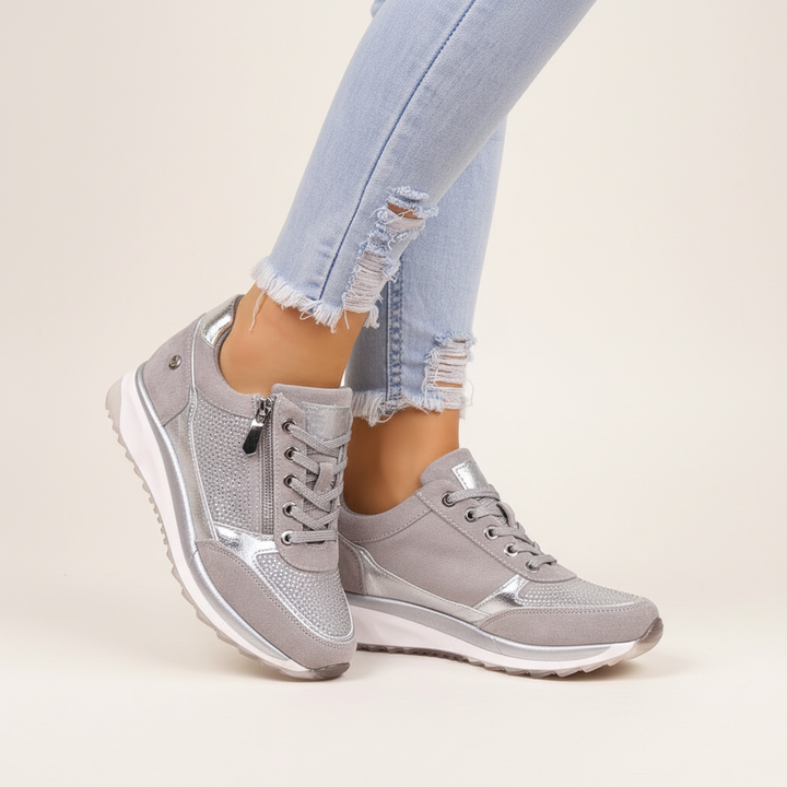 Beige orthopedische dames wandelsneakers, lichtgewicht en bieden superieur comfort.