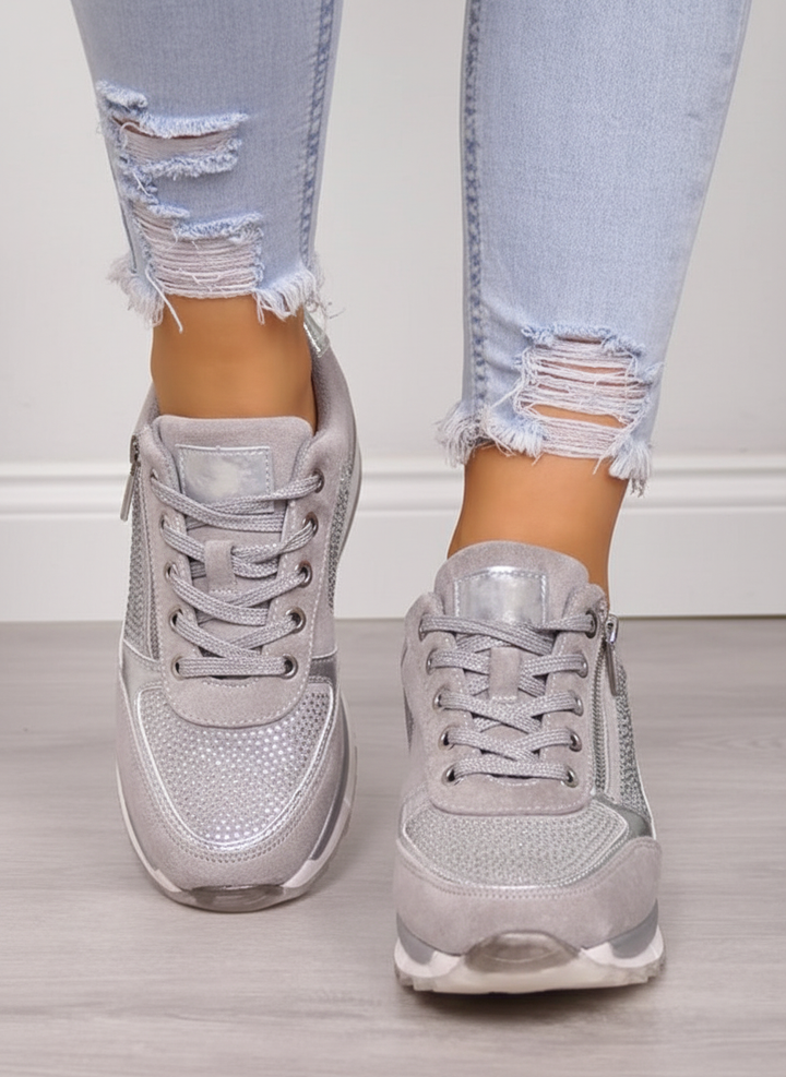 Blauwe comfortabele dames wandelschoenen, lichtgewicht en orthopedisch, voor een fijne pasvorm.