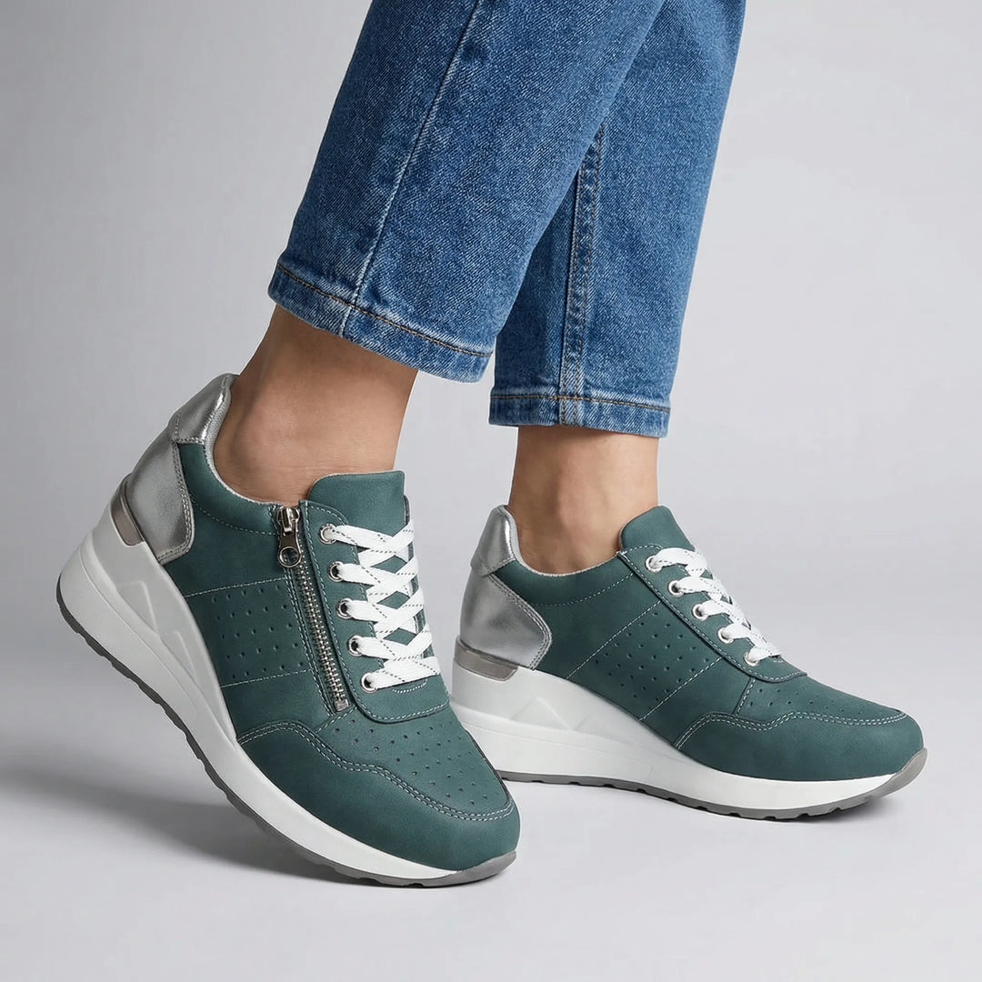 Stijlvolle blauwe dames wandelschoenen met orthopedische ondersteuning. Ideaal voor comfort en stabiliteit.
