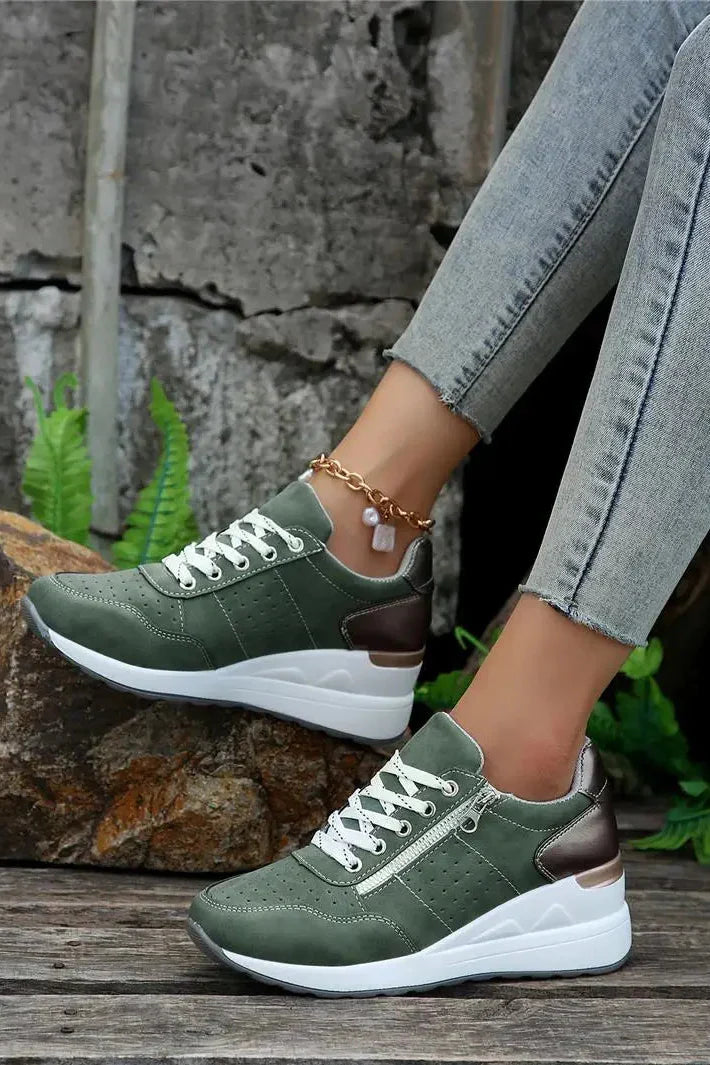 Orthopedische loopschoenen voor dames met superieure voetboogondersteuning en comfortabele demping.