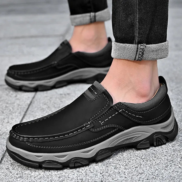 Bruine orthopedische veterschoenen Lucas: comfortabel, stijlvol vegan leer voor dagelijks gebruik.