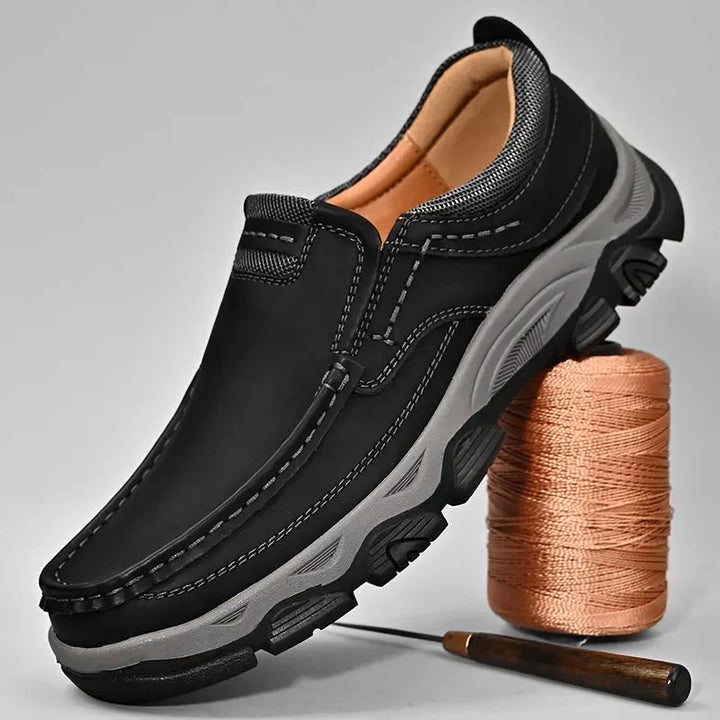 Lichtbruine Lucas instappers: orthopedisch, comfortabel en stijlvol vegan leer voor heren, antislip.