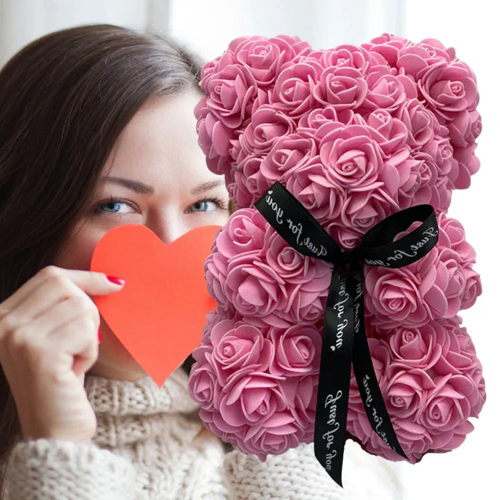 Rode rozen teddybeer, perfect romantisch cadeau voor Valentijn of Moederdag.
