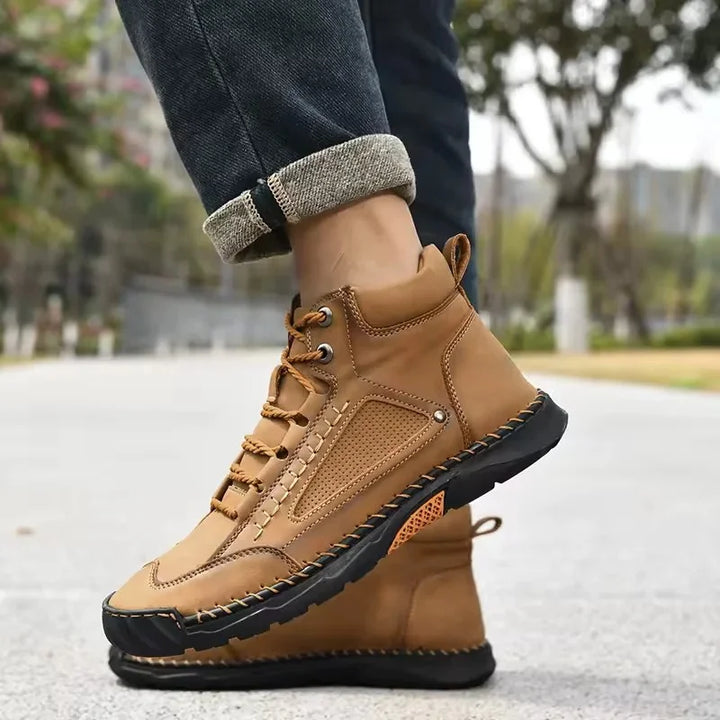 Casual heren comfortschoen Angus met stevige zool en goede grip, perfect voor lange wandelingen.