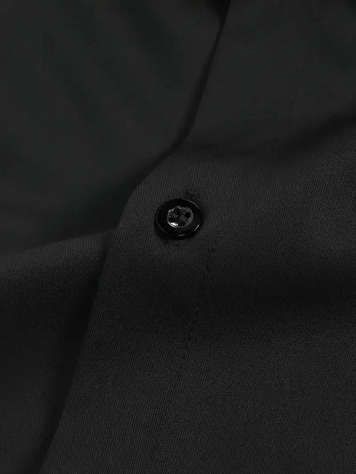 Comfortabel heren overhemd, lange mouw, ademend en strijkvrij. Essentieel voor moderne, praktische herenmode.