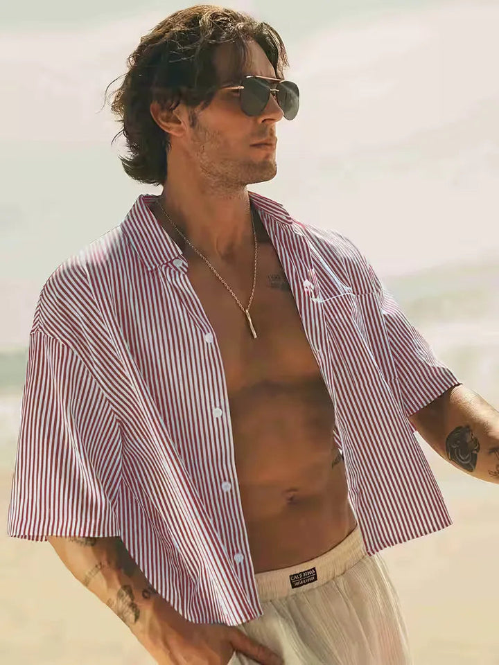 Lichtblauw gestreept herenoverhemd, korte mouwen, de ideale keuze voor een zomerse, frisse look.