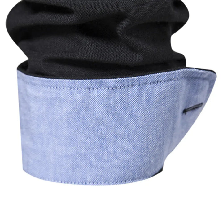 Comfortabel heren button-down overhemd met lange mouwen, een moderne pasvorm voor mannen.