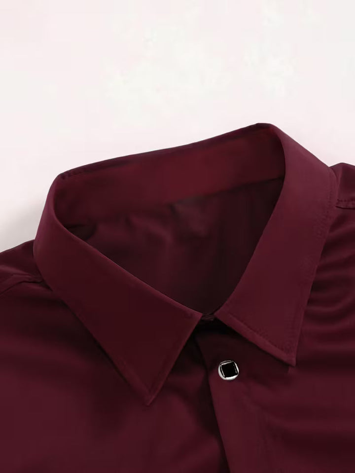 Heren slim fit overhemd met geometrisch patroon, ideaal om onder een colbert te dragen.