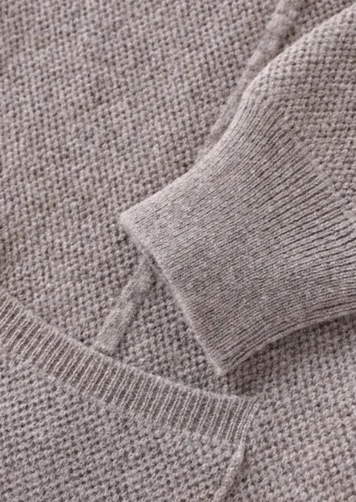 Heren cardigan met klassieke knoopsluiting; combineerbaar met diverse stijlen.