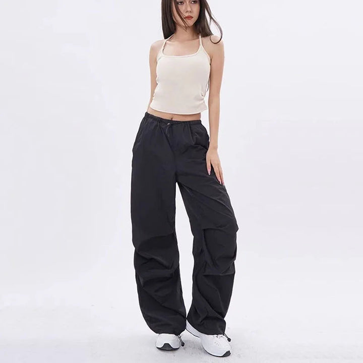 Comfortabele dames parachute broek met wijde pijpen, perfect voor een casual streetwear look.