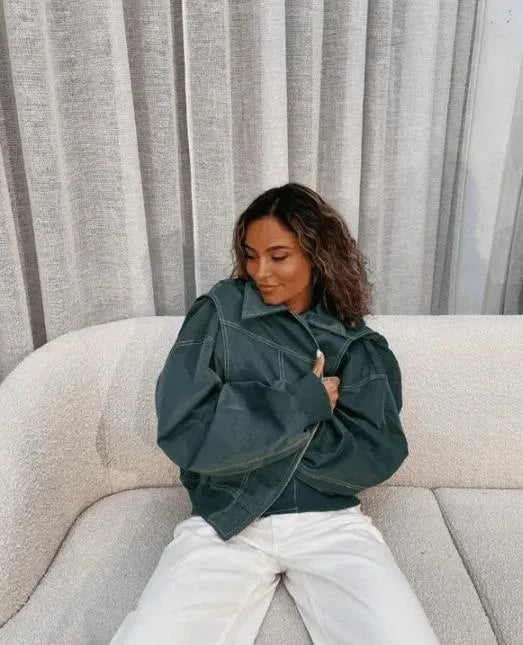 Rode trendy oversized dames jas, comfortabel en stijlvol, voor een opvallende relaxte pasvorm.