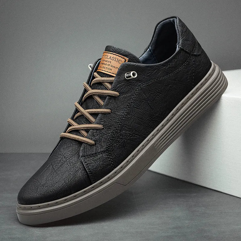 Comfortabele heren Oxford sneakers Ethan in zwart leer, perfect voor dagelijks gebruik met vetersluiting.