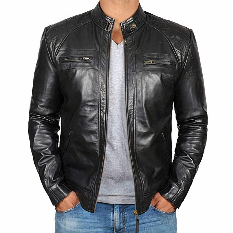 Zwart, stoer heren motorjack met praktische ritszakken, ideaal voor een casual of modieuze look.