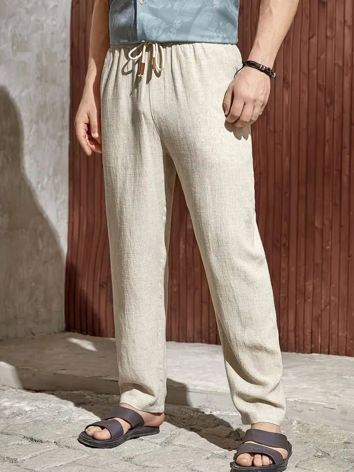 Zwarte straight leg zomerbroek voor heren. Comfortabel, lichtgewicht en veelzijdig voor elke outfit.