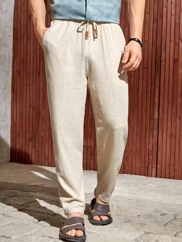 Heren straight leg broek, lichtgewicht en comfortabel voor zomerse dagen. Perfect voor een casual look.