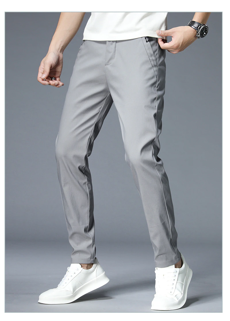 Smart casual herenbroek, stretch materiaal voor een perfecte pasvorm en tijdloze stijl.