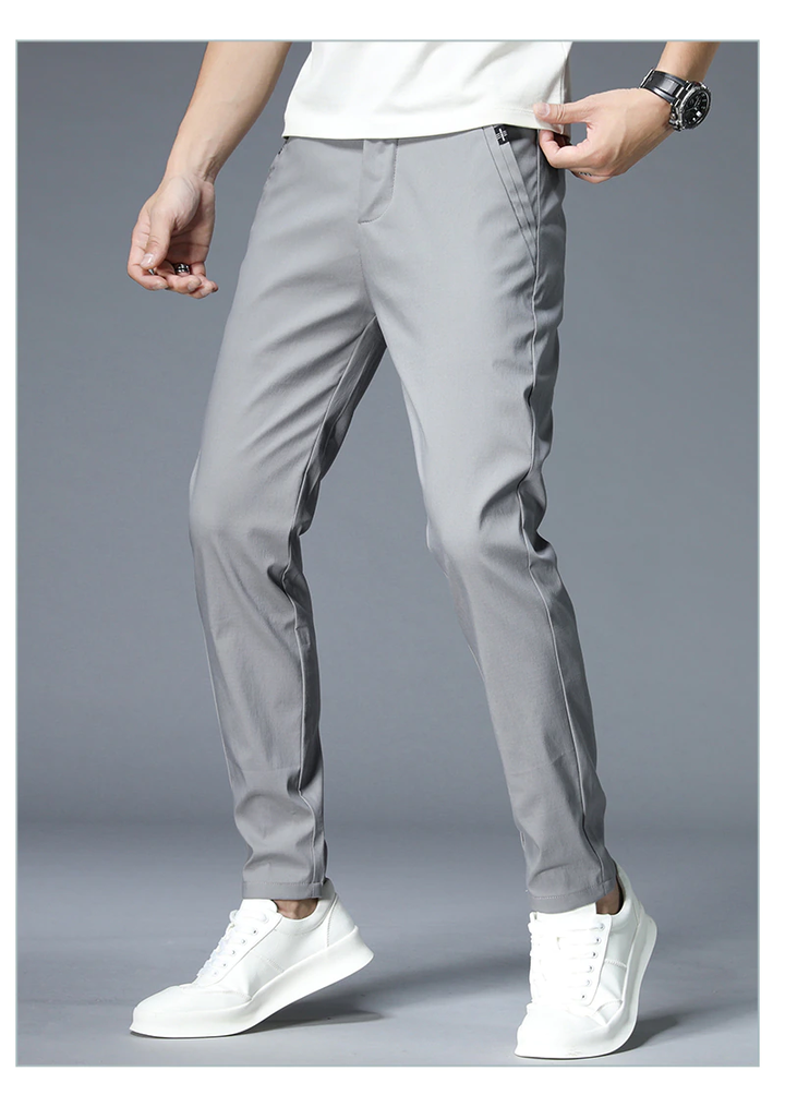 Smart casual herenbroek, stretch materiaal voor een perfecte pasvorm en tijdloze stijl.