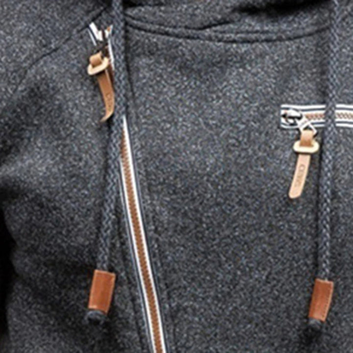Comfortabele heren hoodie met praktische zakken, een essentieel kledingstuk voor elke man.