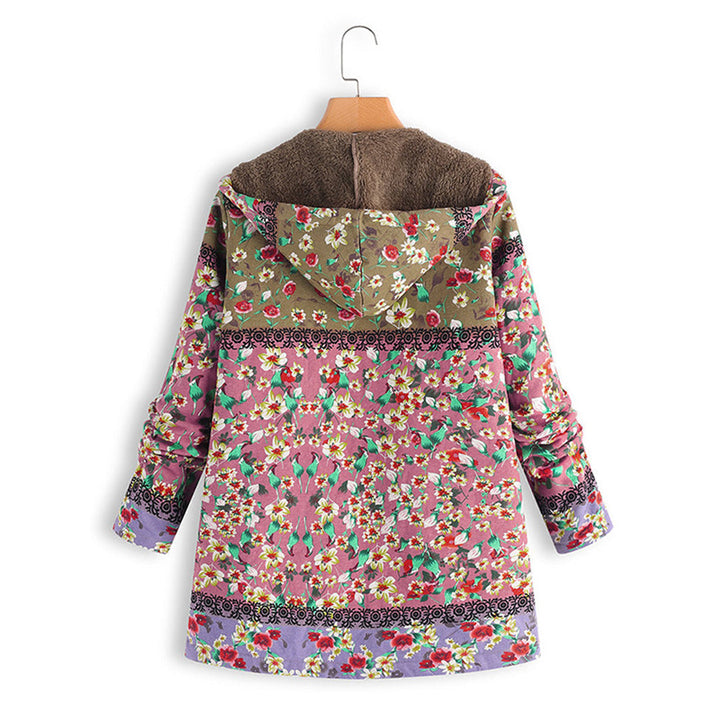 Lange teddy damesjas Seraphina met capuchon, een warme en comfortabele jas voor de wintermaanden.