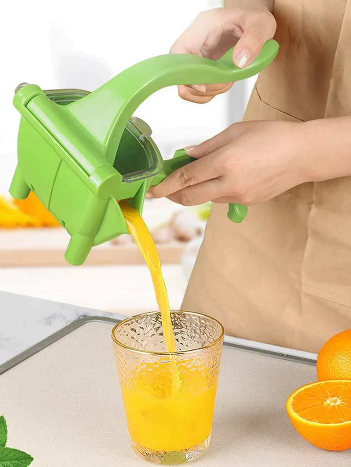 Multifunctionele fruitpers voor vers geperst sap van citroen, sinaasappel of limoen. Essentieel kookgerei.