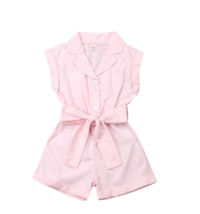 Schattige meisjes jumpsuit met speels design, perfecte kinderkleding voor de zomer.