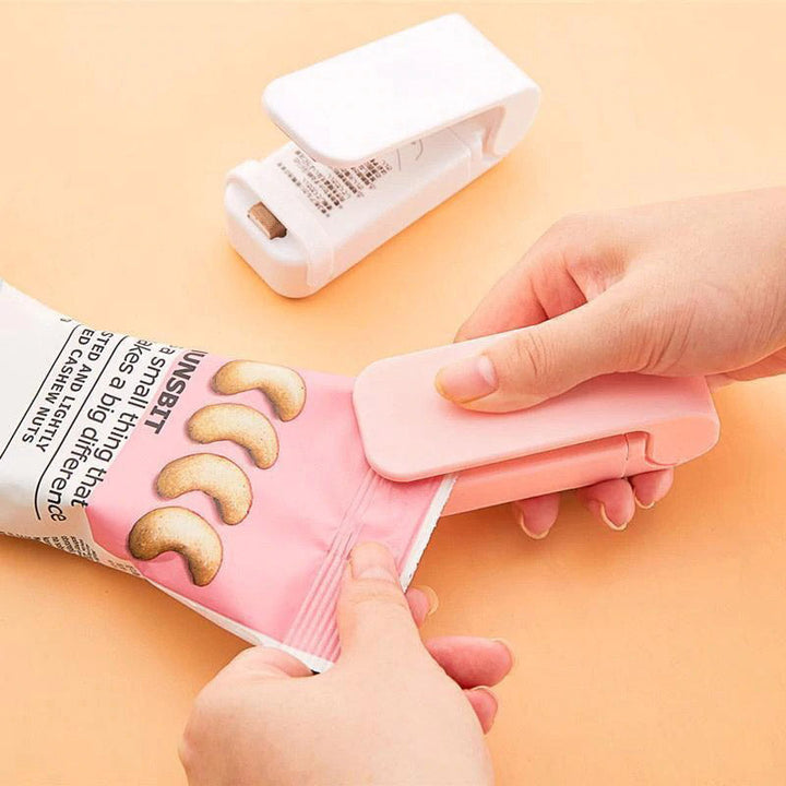Compacte mini sealer voor het handig vers houden van snacks en etenswaren. Perfect voor thuis of onderweg.