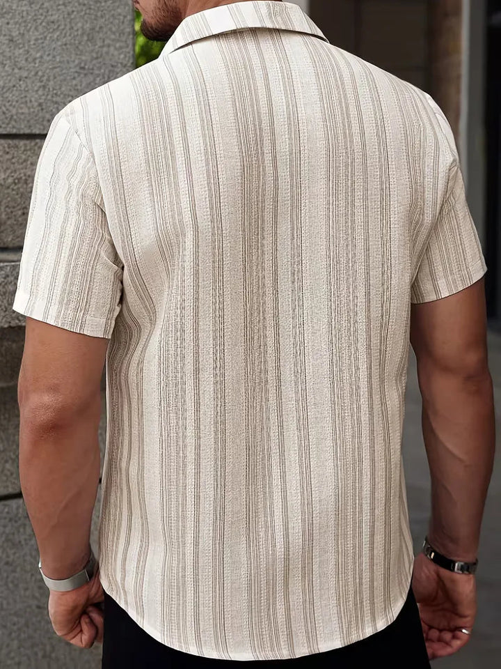 Comfortabele gestreepte heren polo met korte mouw, een must-have voor modieuze herenkleding.