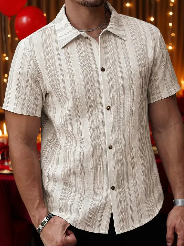 Heren gestreepte polo met korte mouwen, ideaal voor een casual chic zomerse look.