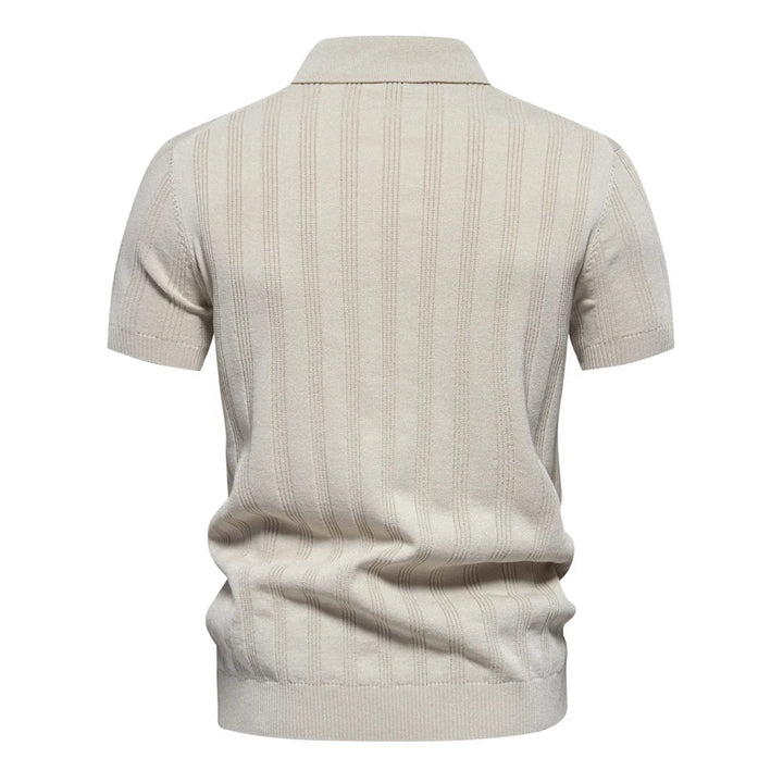 Veelzijdig heren polo shirt, geschikt als casual zomerkleding en stijlvolle herenmode voor diverse gelegenheden.
