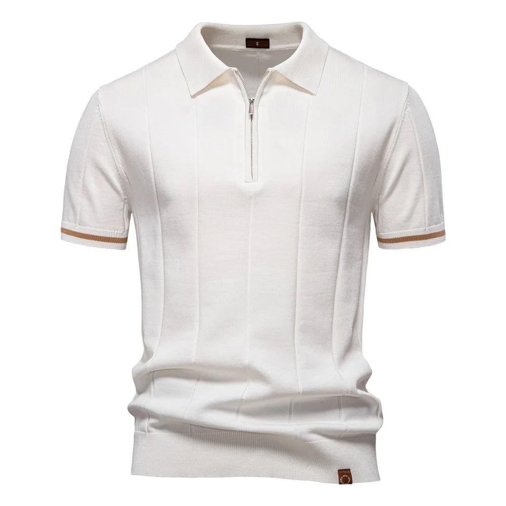 Moderne heren polo shirt met ritssluiting en elegante verticale strepen. Stijlvolle keuze voor de zomer.