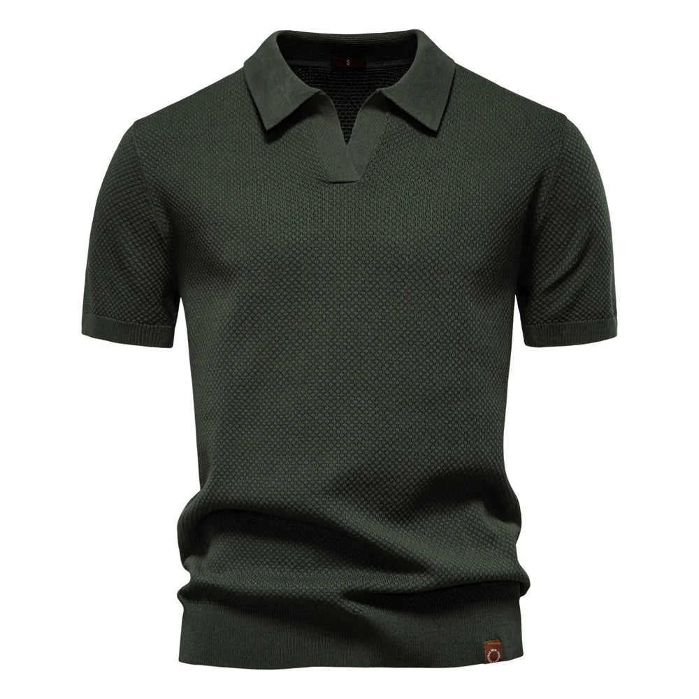 Stijlvol heren polo shirt met moderne open kraag, ideaal voor warme zomerdagen.