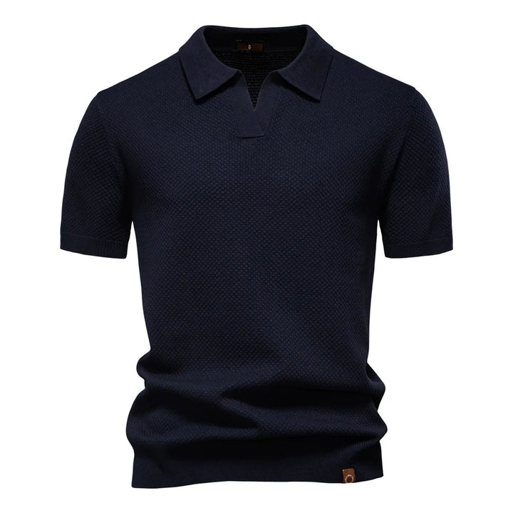 Casual heren polo shirt met open hals, biedt ultiem comfort en een modieuze uitstraling.