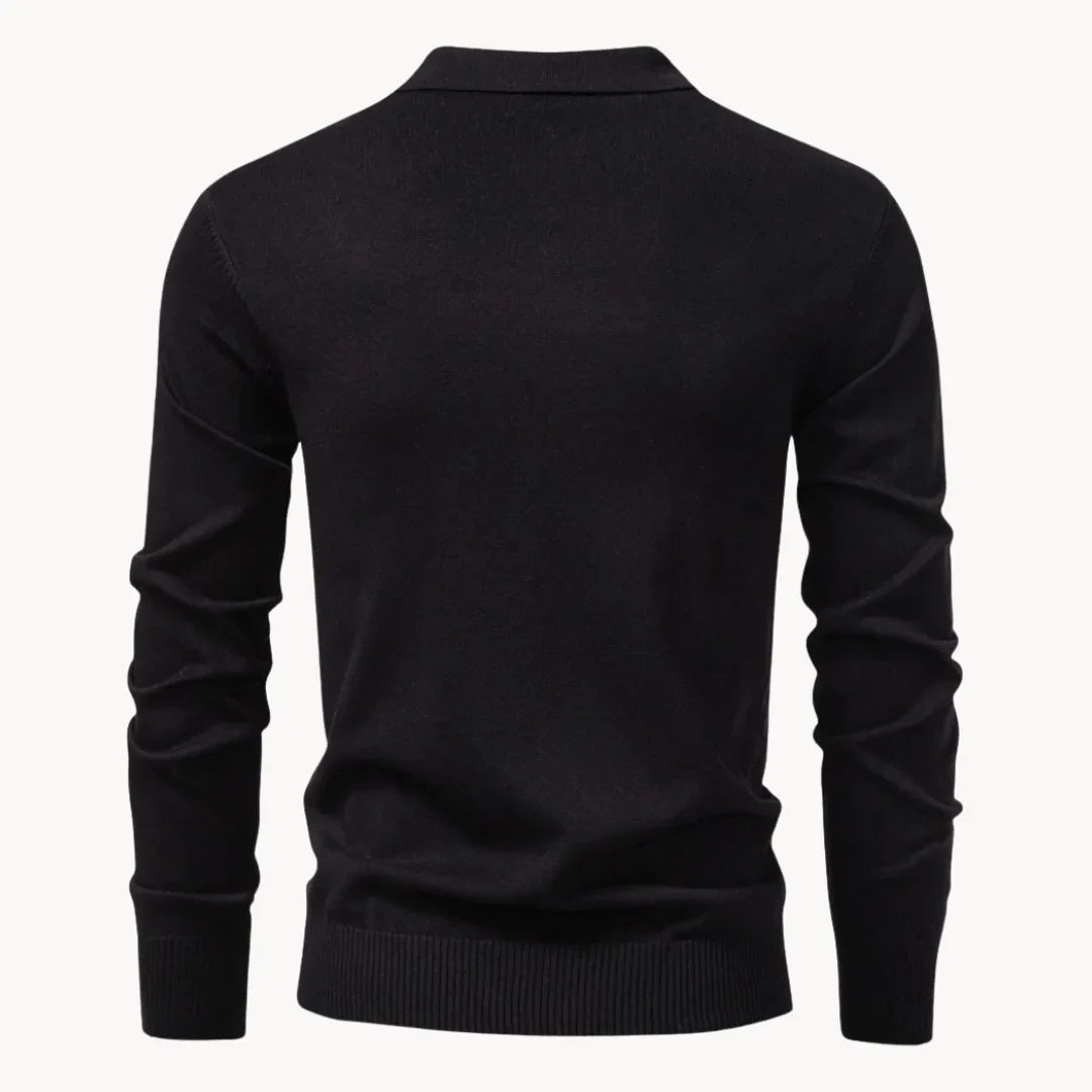 Hoogwaardige heren zip-neck polo, ribgebreid met lange mouwen, geschikt voor diverse stijlen.