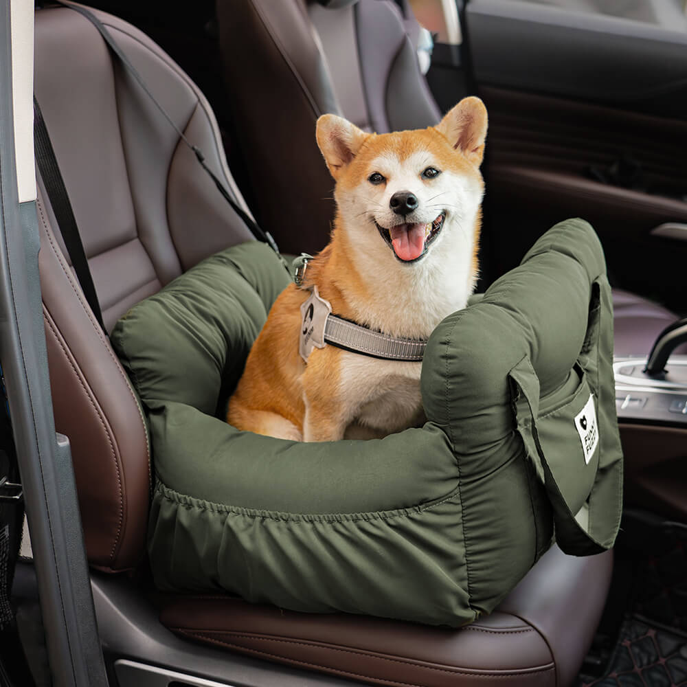 Eenvoudig te installeren TravelPaw honden reismand in auto. Comfortabele, veilige hondenmand voor huisdier.