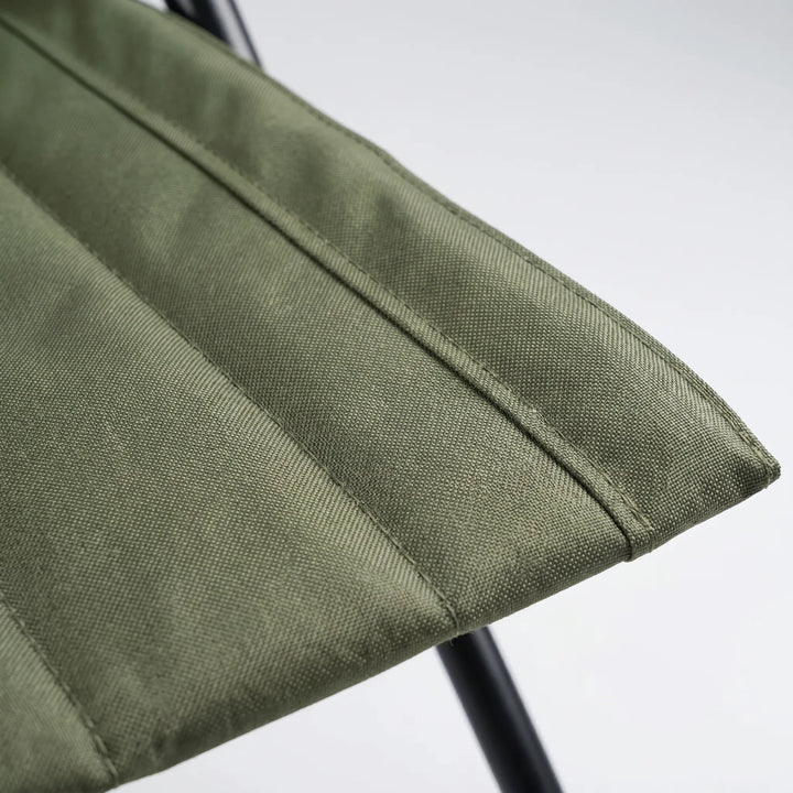 Comfortabele draagbare grondstoel met stevige rugleuning voor optimale ondersteuning bij elke buitenactiviteit.