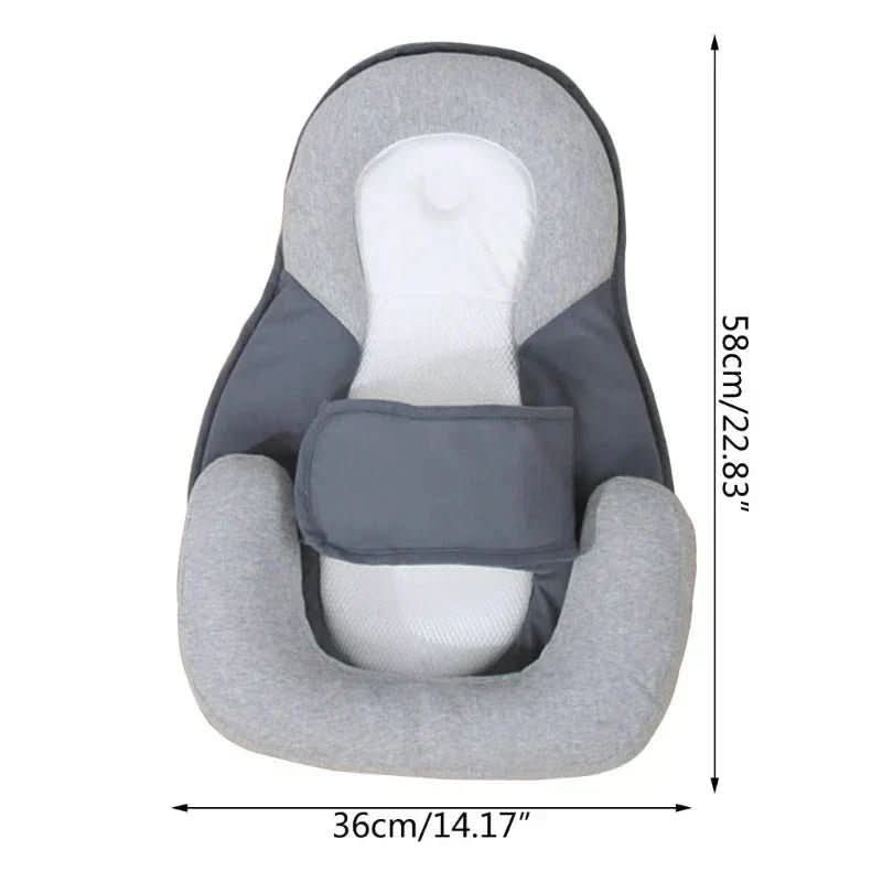 Comfortabel grijs babykussen met anti-spuug functie, biedt essentiële slaapondersteuning voor pasgeboren zuigelingen.