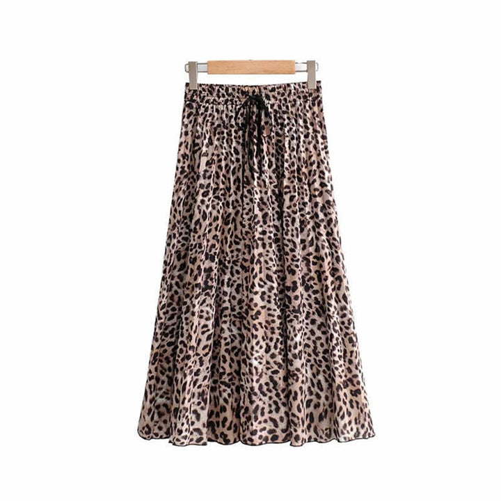Elegante dames vintage maxi rok met opvallende dierenprint, perfect voor een tijdloze zomerlook.