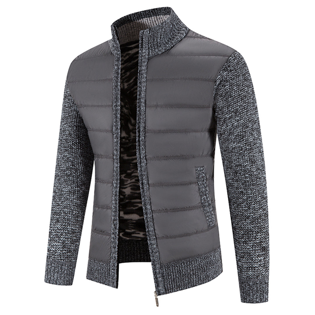 Smart casual heren vest met rits, gedragen over een overhemd. Moderne herenmode voor kantoor of vrij.