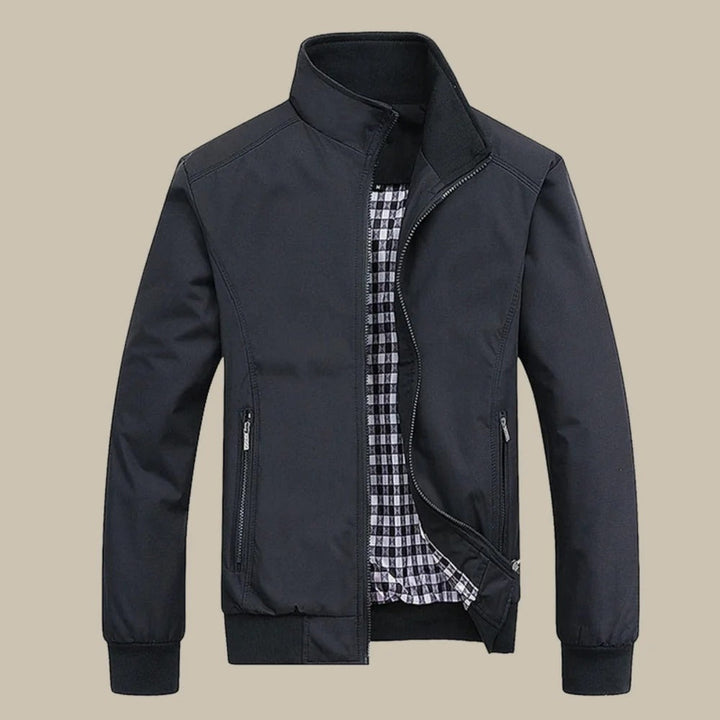 Stijlvol mannen windjack, casual en veelzijdig. Deze heren voorjaars-/najaarsjas is comfortabel en dagelijks draagbaar.
