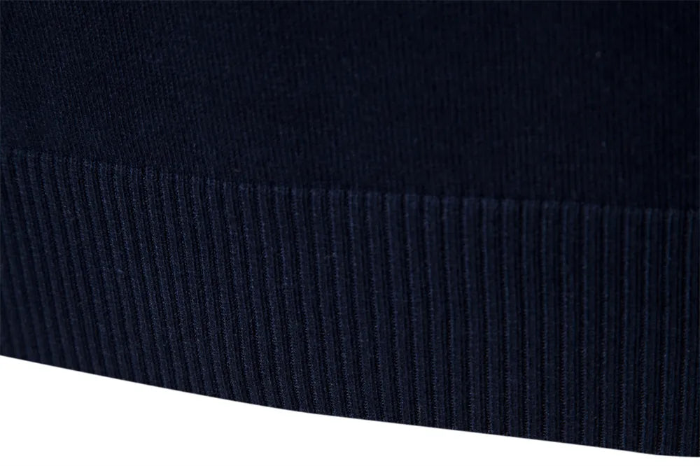 Gestreepte heren halfzip sweater met opstaande kraag. Comfortabele en stijlvolle mannen trui.