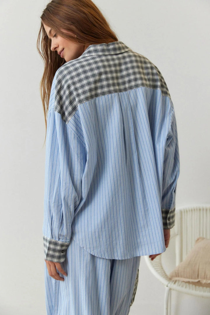 Luxe dames loungewear set met wijde pijpen, de perfecte comfortabele nachtkleding voor ontspannen thuisavonden.