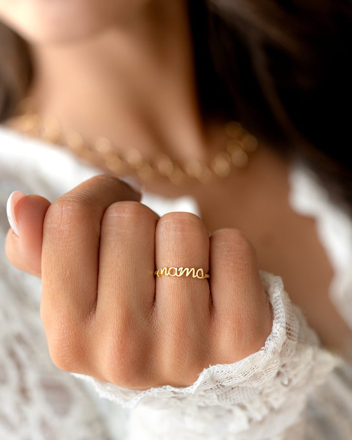 Trendy sterling zilveren moeder ring 'Emma', beschikbaar als gouden ring optie, een bijzonder dames sieraad.