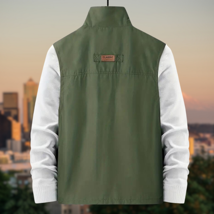 Ideaal Thorne outdoor herenvest voor wandelen of dagelijks gebruik, functioneel met veel zakken.