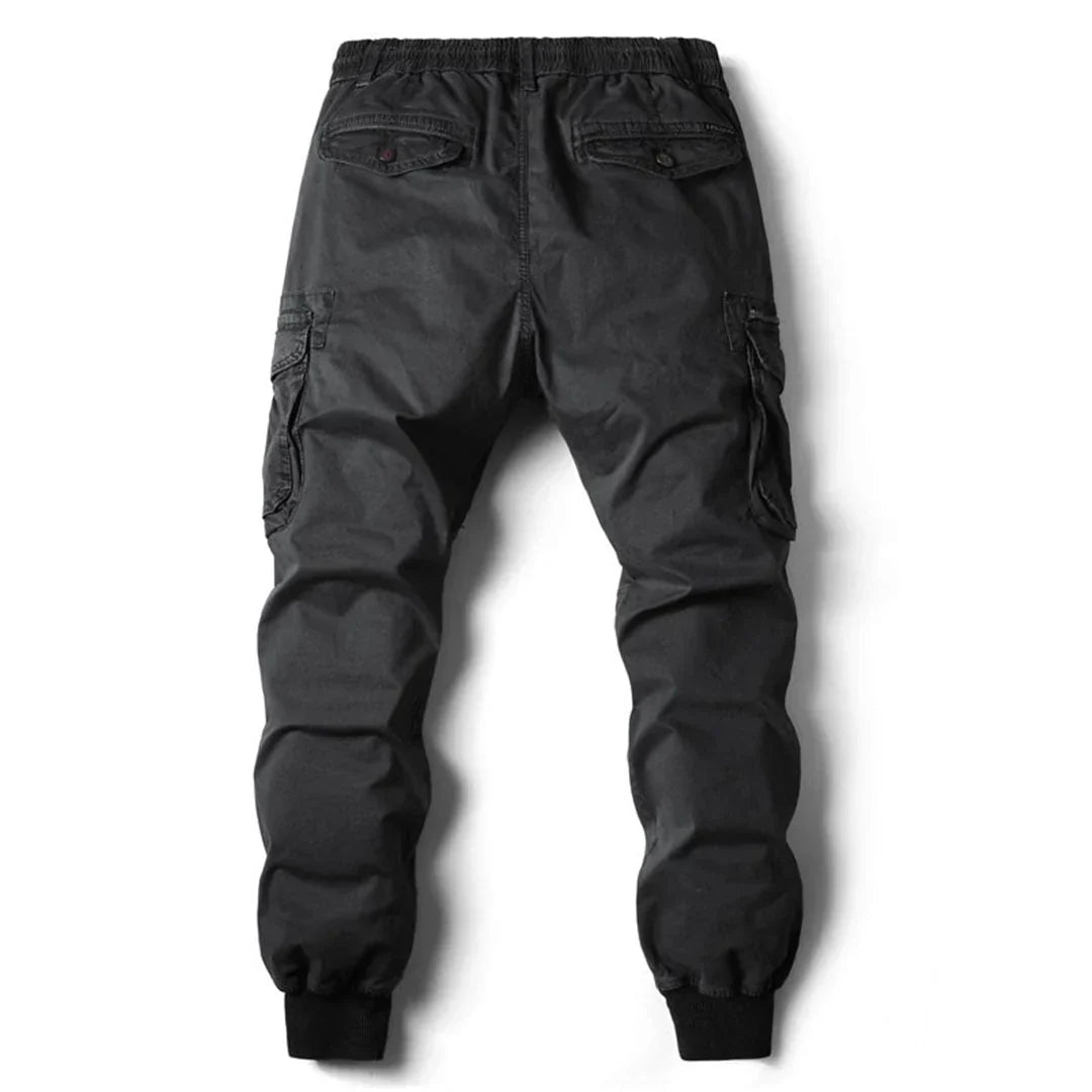 Heren cargo broek met een relaxte pasvorm en duurzame constructie. Ideaal voor werk en vrije tijd.