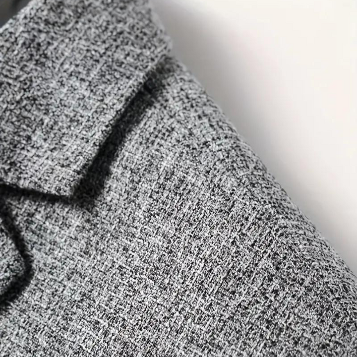 Nieuwe collectie heren blazer, een essentieel item voor de moderne man's garderobe.