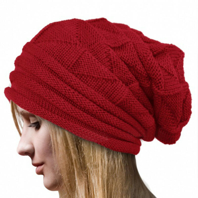 Zachte gebreide beanie voor vrouwen, een trendy toevoeging aan elke winteroutfit.