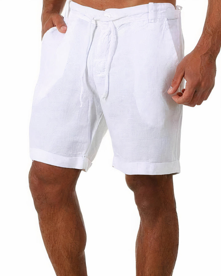Close-up van ademende stof van stijlvolle heren zomer shorts, perfect voor warme dagen.