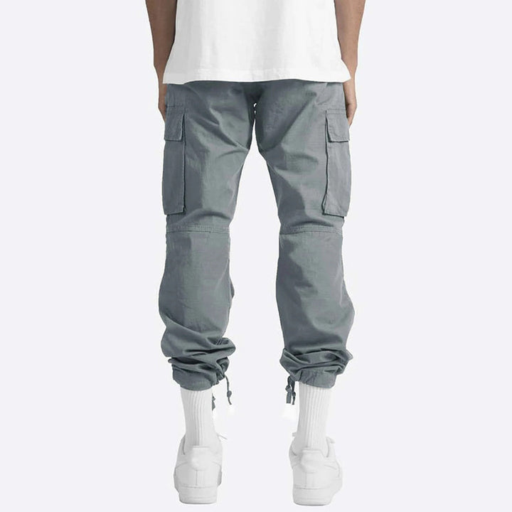 Praktische heren zomer cargo broek met veel opbergruimte in handige zijzakken.