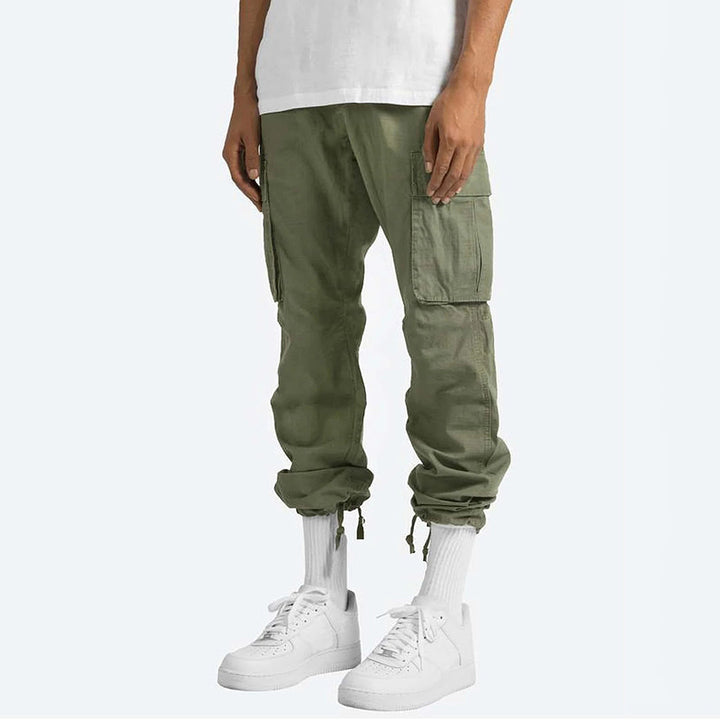 Veelzijdige heren cargo broek voor elke dag, combineert functie met stijlvolle pasvorm.