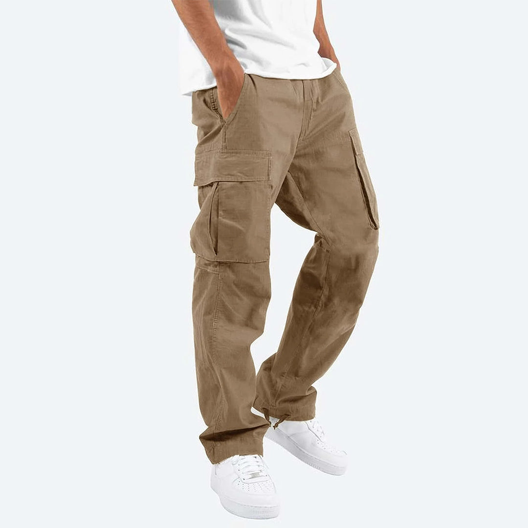 Stijlvolle heren cargo broek, veelzijdig voor urban en outdoor avonturen. Moderne pasvorm.